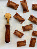 Load image into Gallery viewer, Ravioli al cacao con funghi
